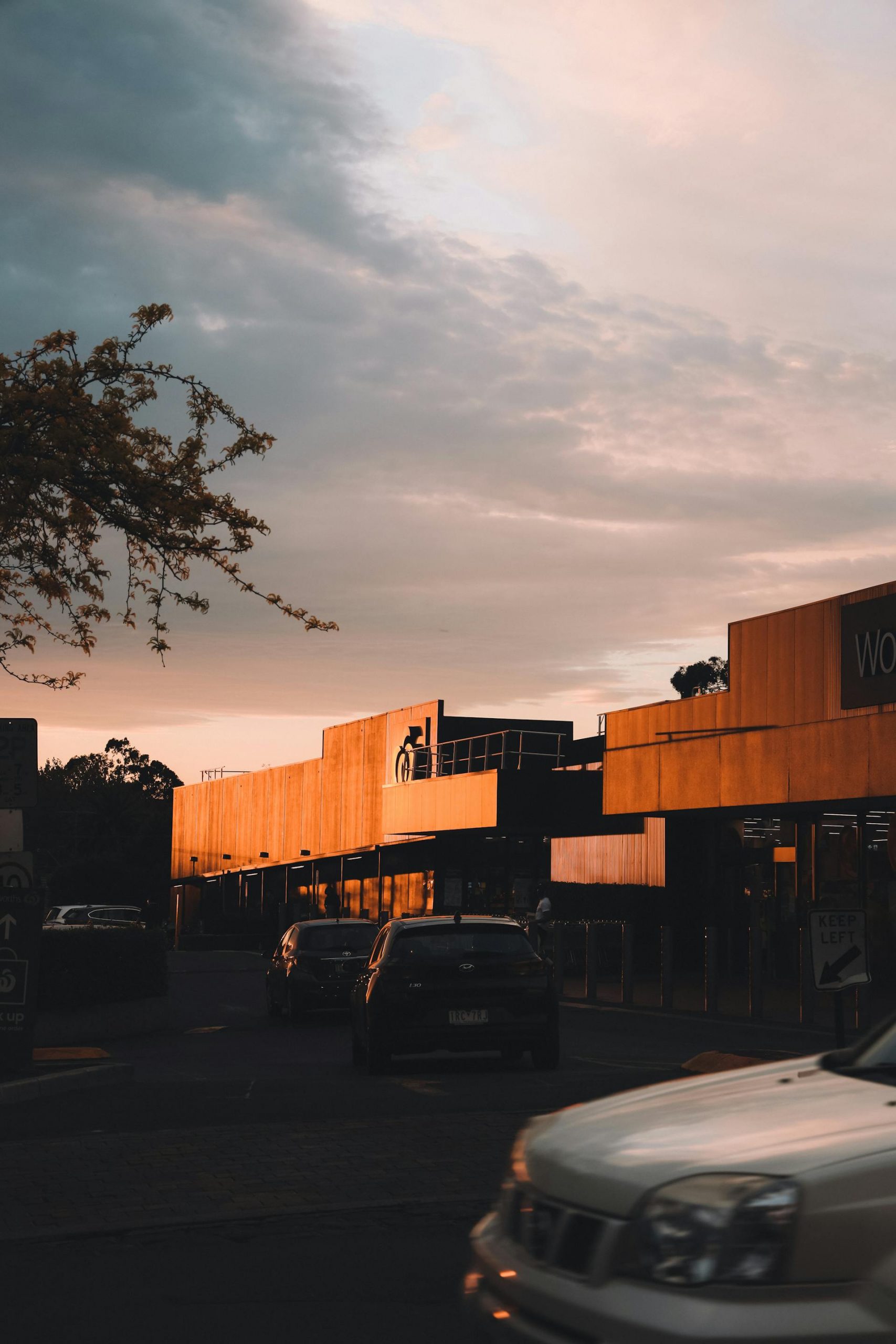 A parking lot | Source: Pexels