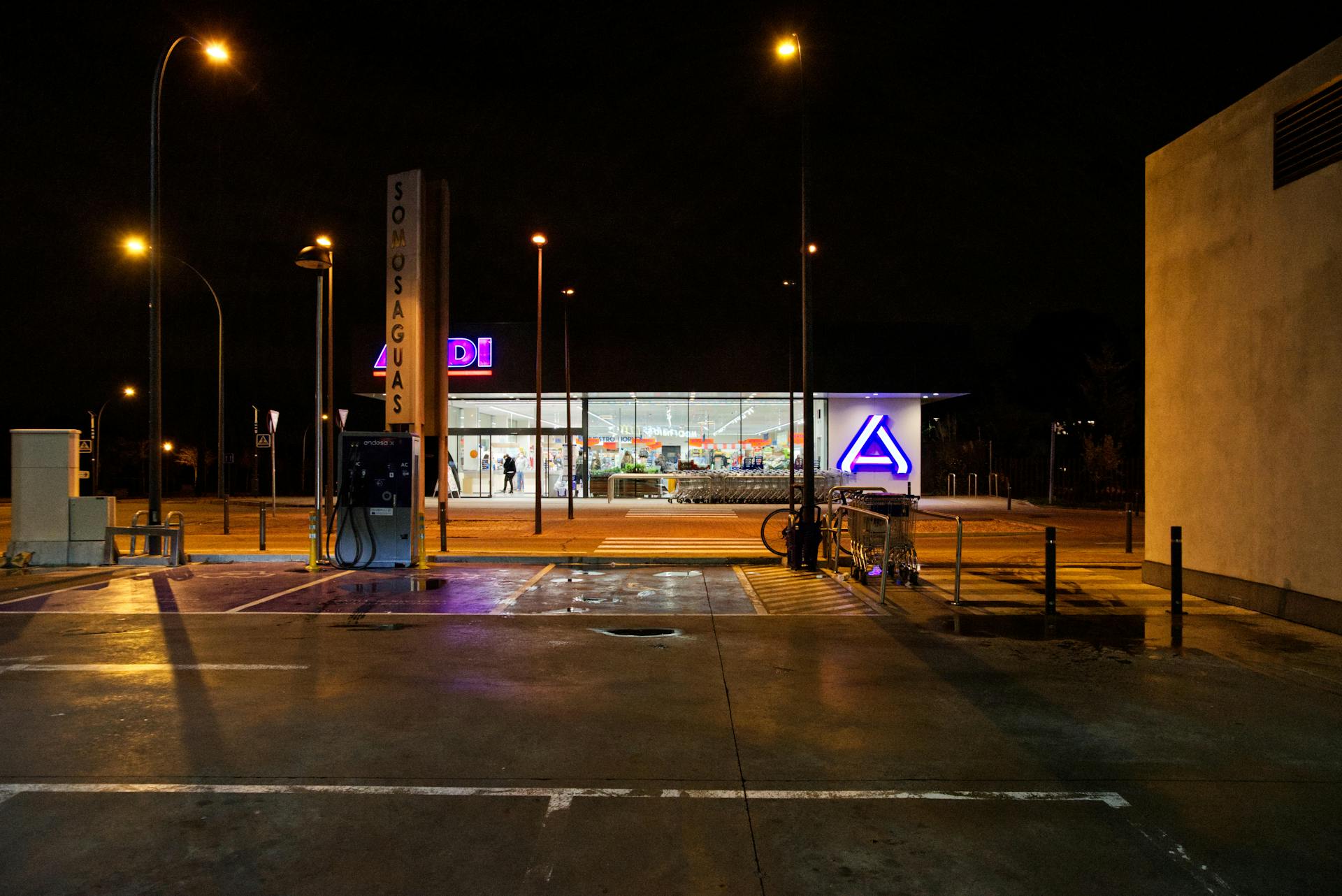 A grocery store parking lot | Source: Pexels