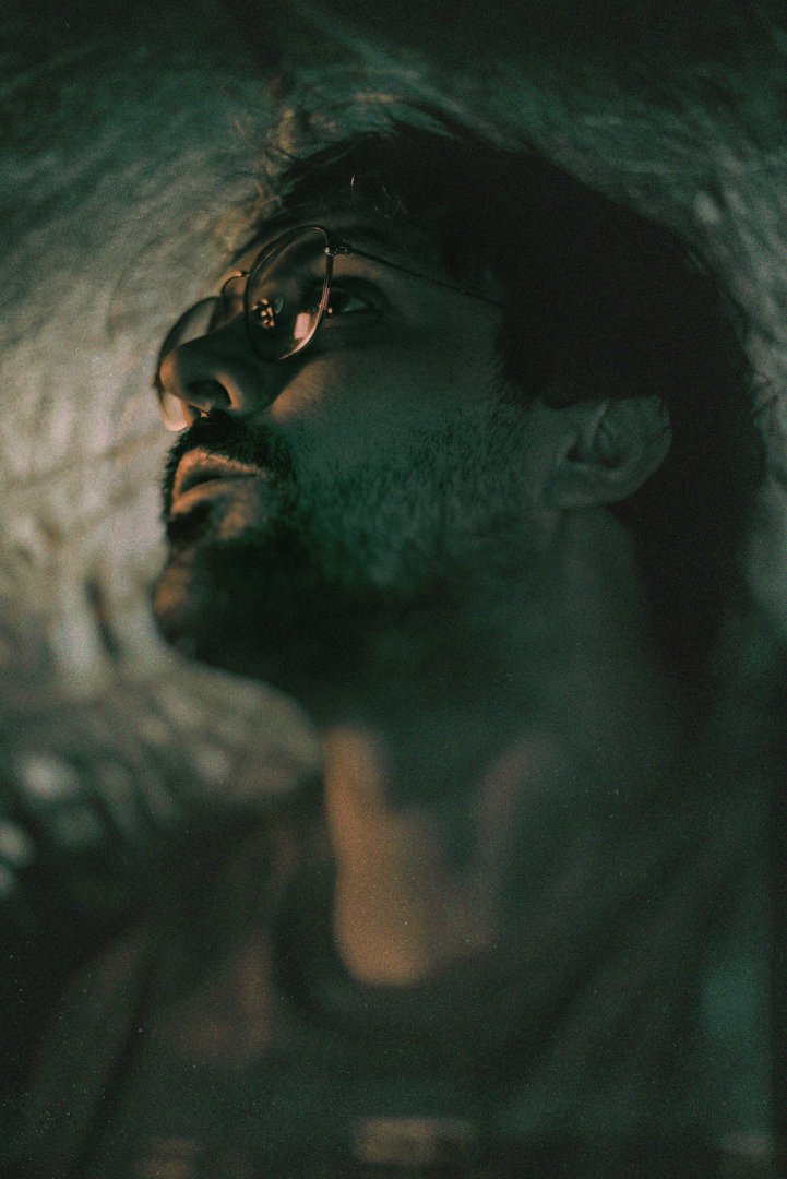 A car driving on a snowy road | Source: Pexels