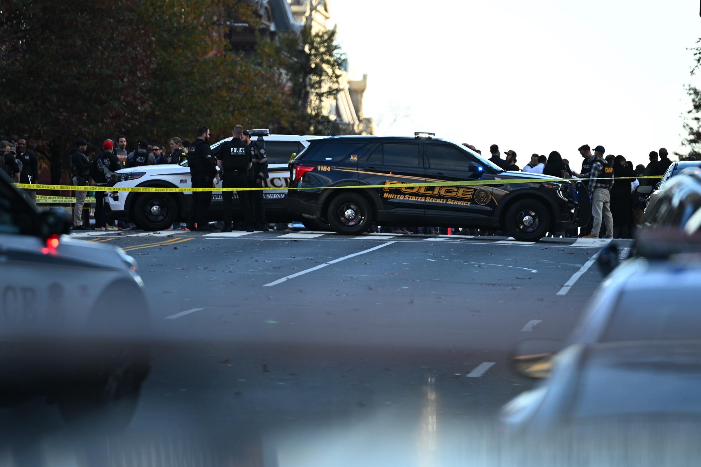Police and Secret Service secure the scene near the White House after two National Guard members were critically wounded in a daytime shooting, November 26, 2025 | Source: Getty Images