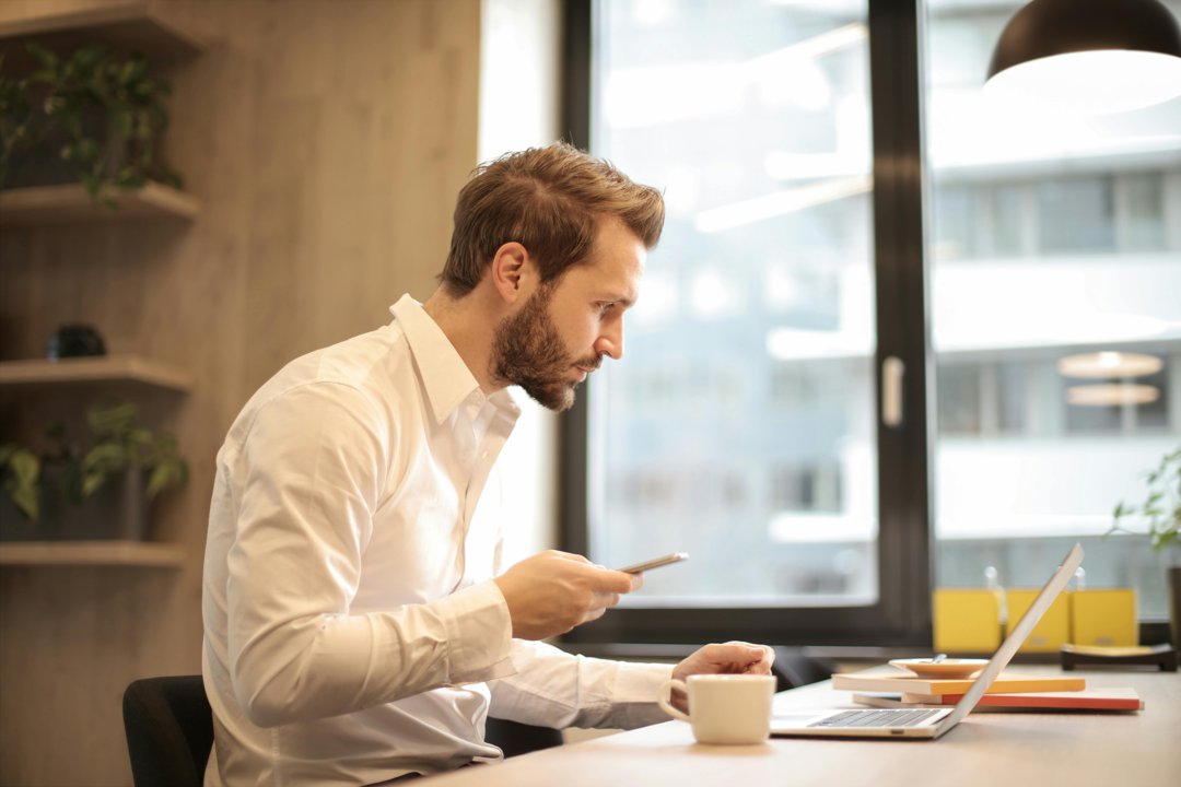 A man working on a laptop | Source: Pexels