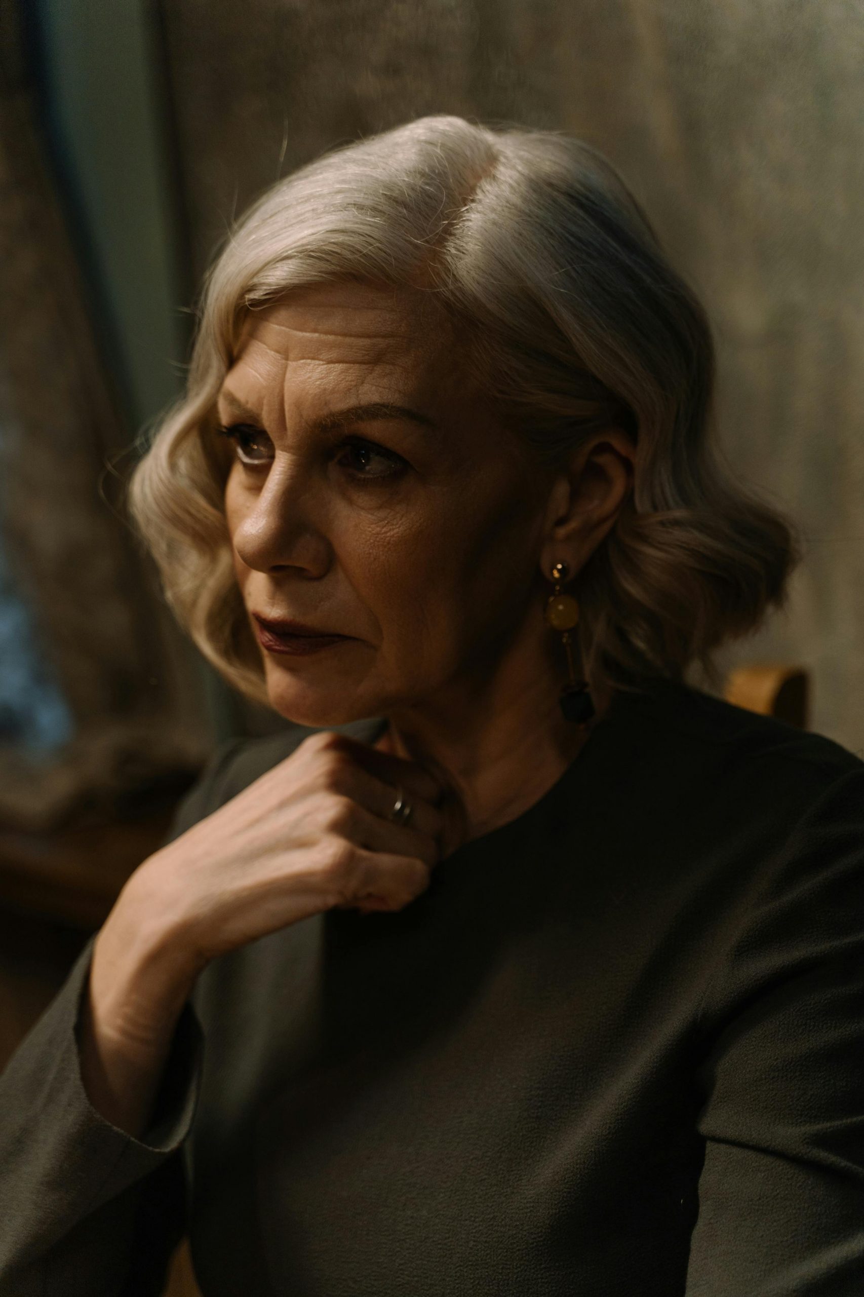 A woman looking fearful and stressed | Source: Pexels