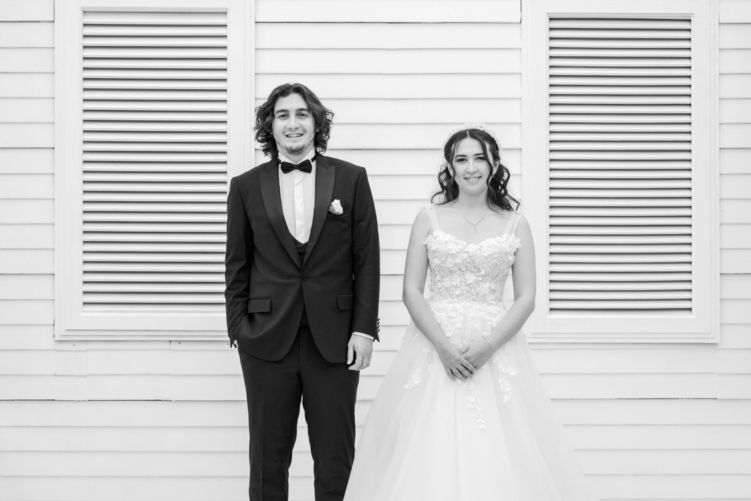 A photo of a bride and groom | Source: Pexels