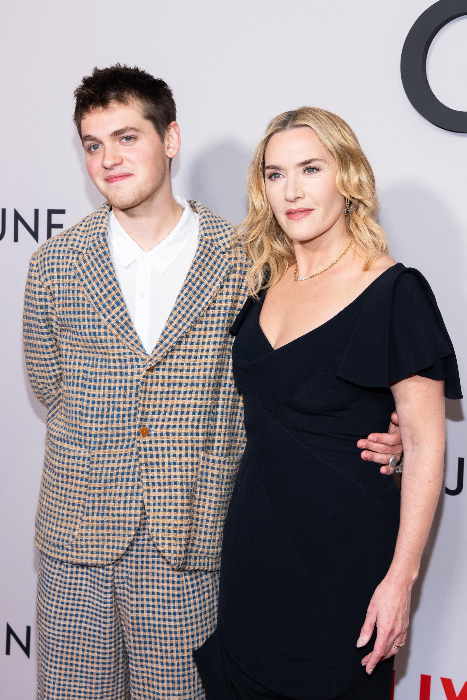 Joe Anders and Kate Winslet posed together at Netflix's 