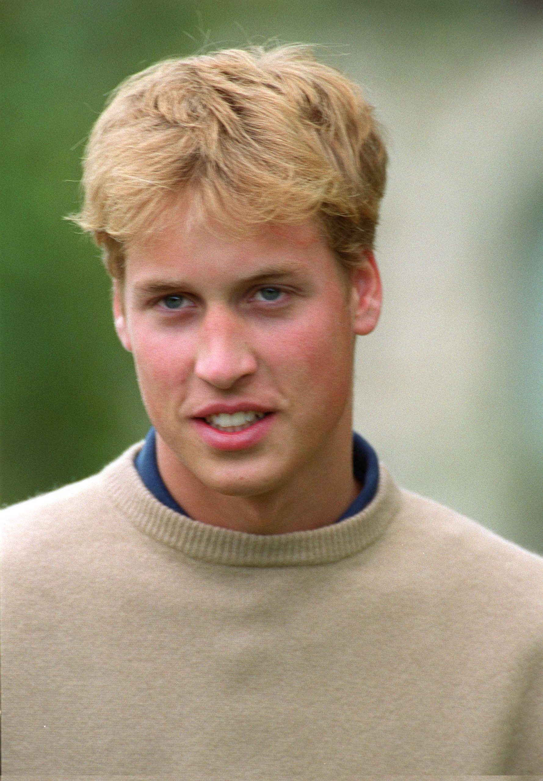 Prince William leans into the lens with casual charm at Highgrove on 29 September 2000. The then 18-year-old, relaxed in a cozy jumper, poses during a quiet moment ahead of a new chapter in royal life.