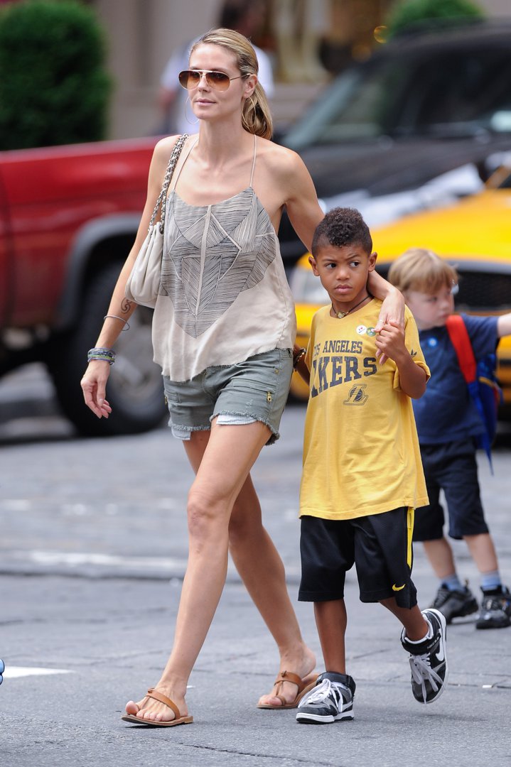 Heidi Klum walks hand in hand with Henry Samuel in Soho, New York City, on June 21, 2011 | Source: Getty Images