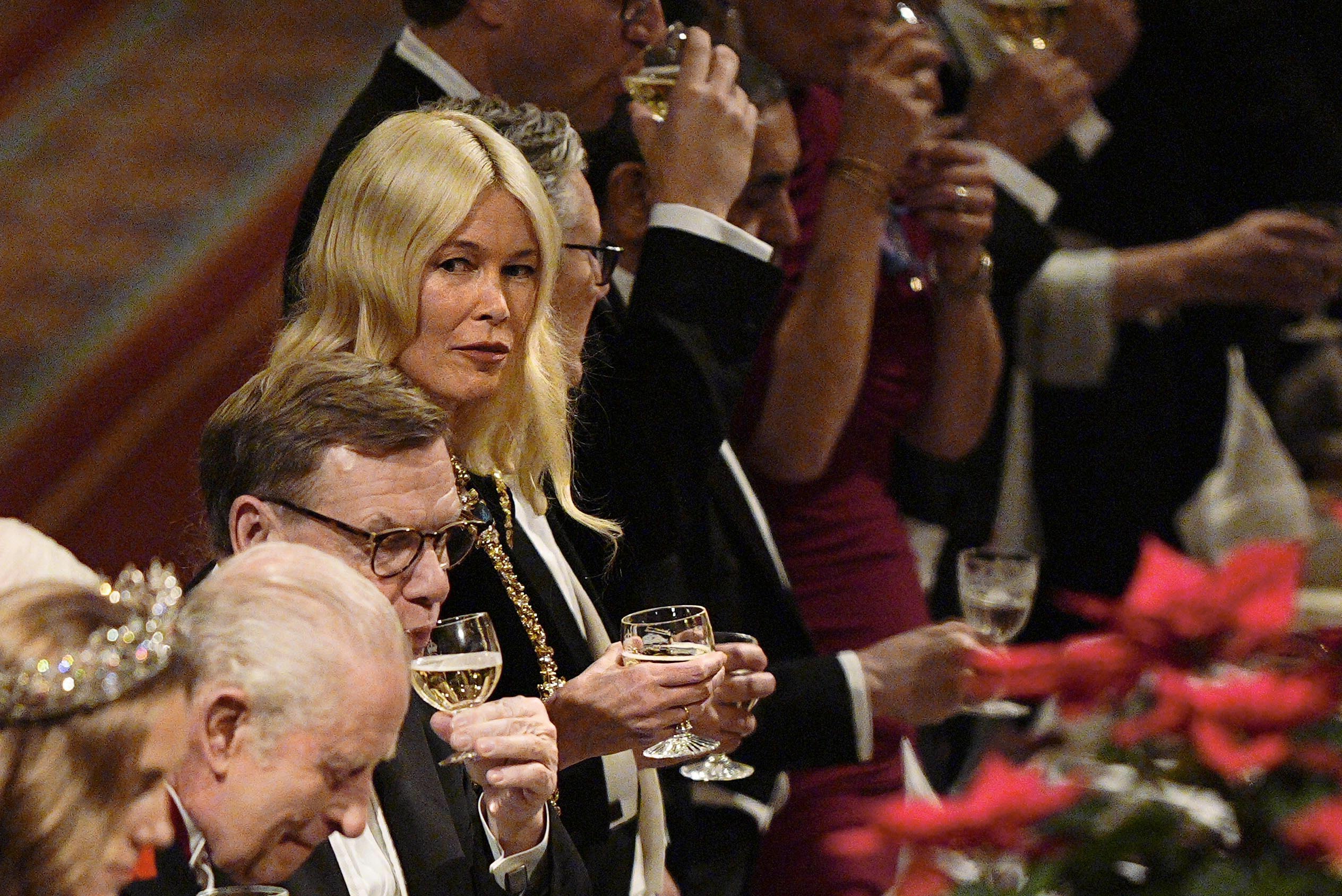 Claudia Schiffer, now formally styled as Lady Drummond, raised a glass during the state banquet at Windsor Castle on December 3, 2025, held in honour of German President Frank-Walter Steinmeier and First Lady Elke Büdenbender. Seated among senior royals and dignitaries, the German-born supermodel shared in the diplomatic toast on the opening night of the presidential state visit to the United Kingdom.