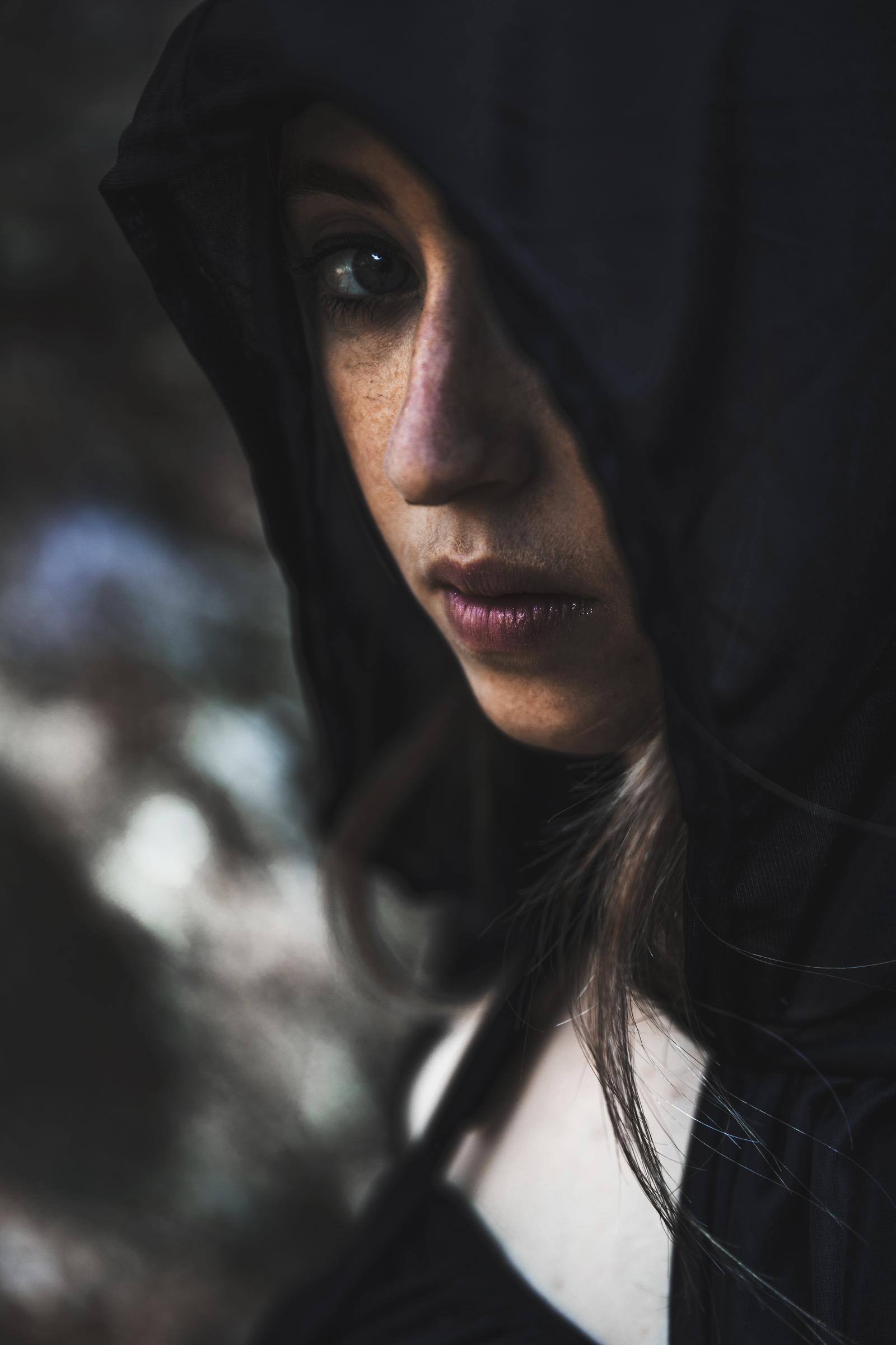 A partial view of a sad girl | Source: Freepik