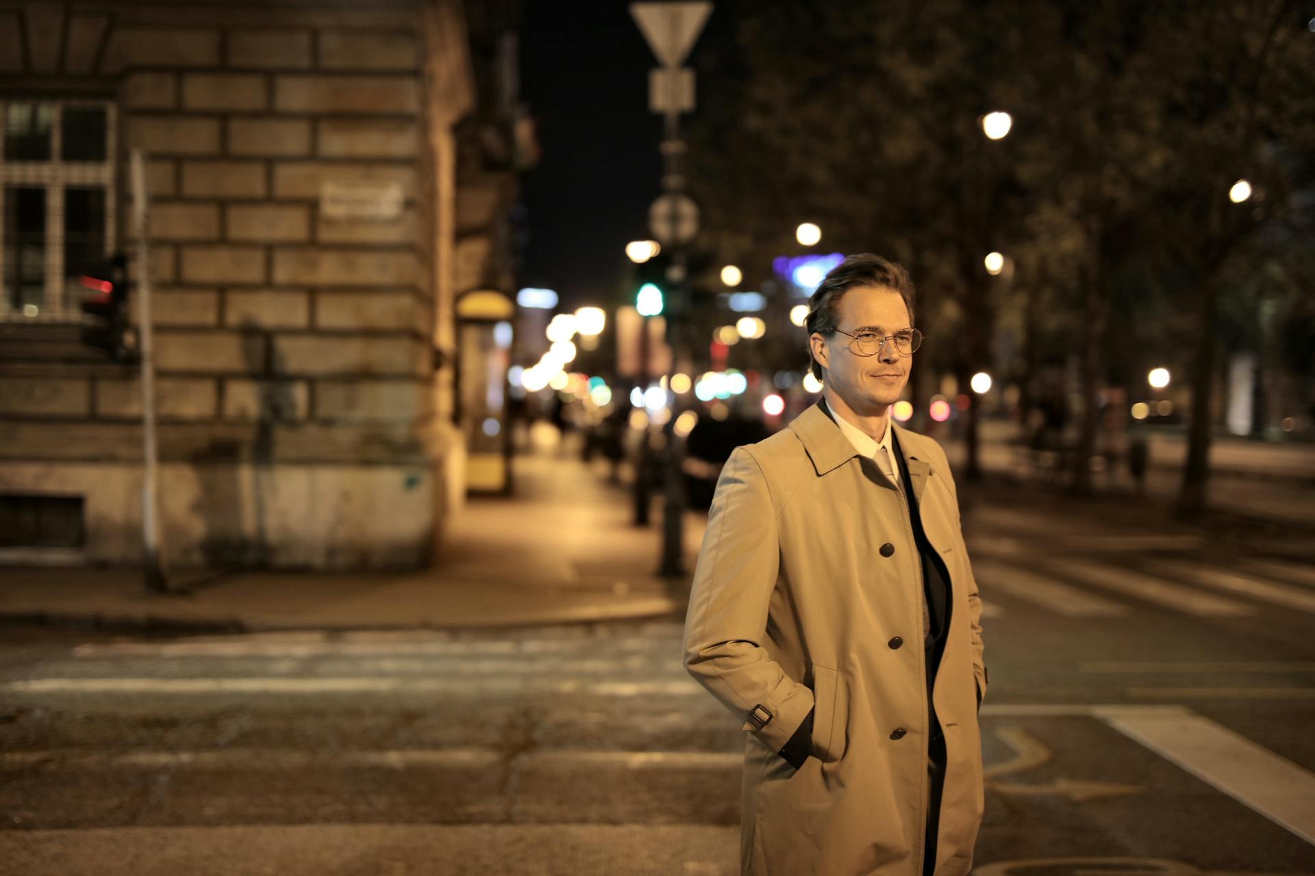 A man standing on the street at night | Source: Pexels