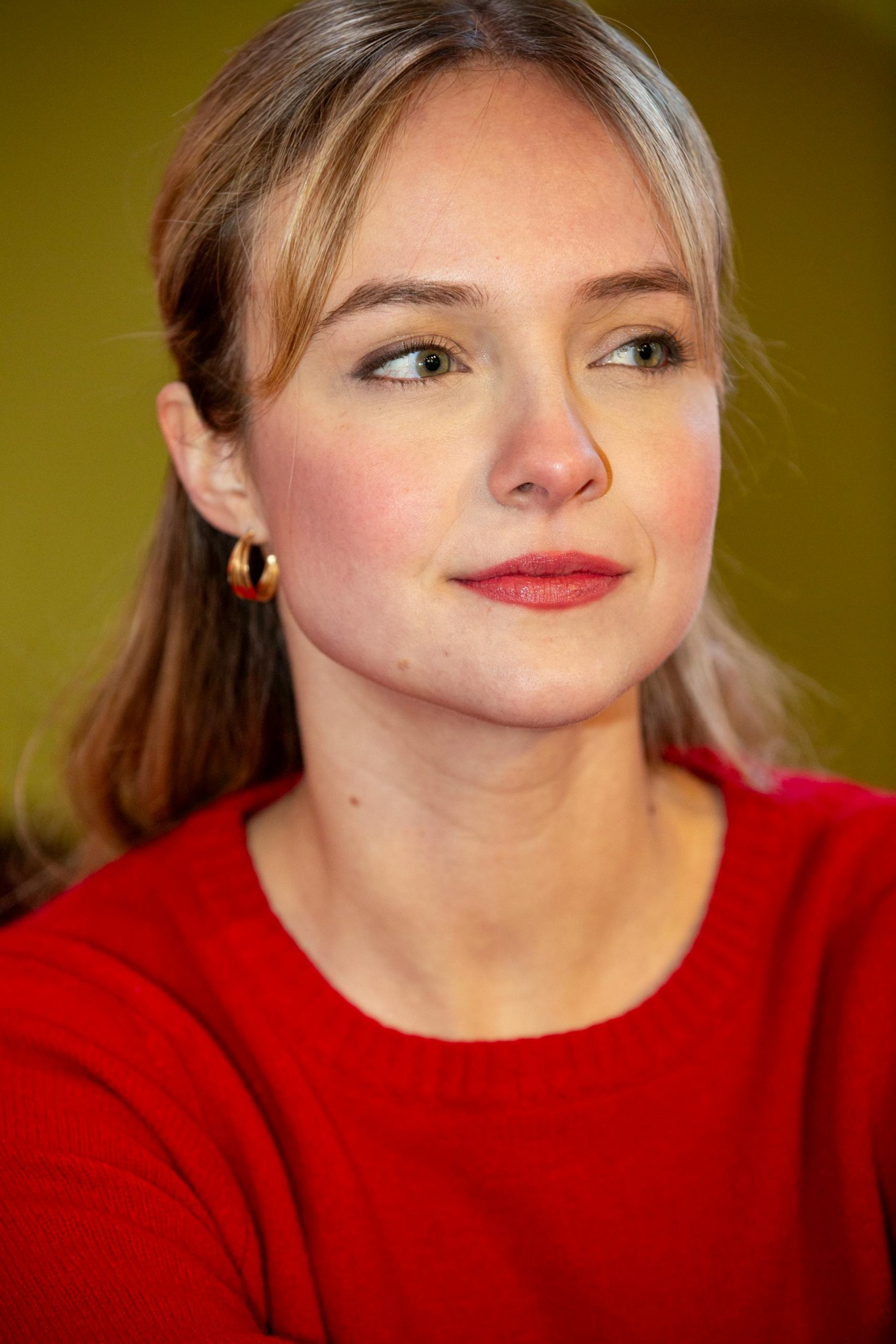 A smiling woman looking at someone | Source: Pexels