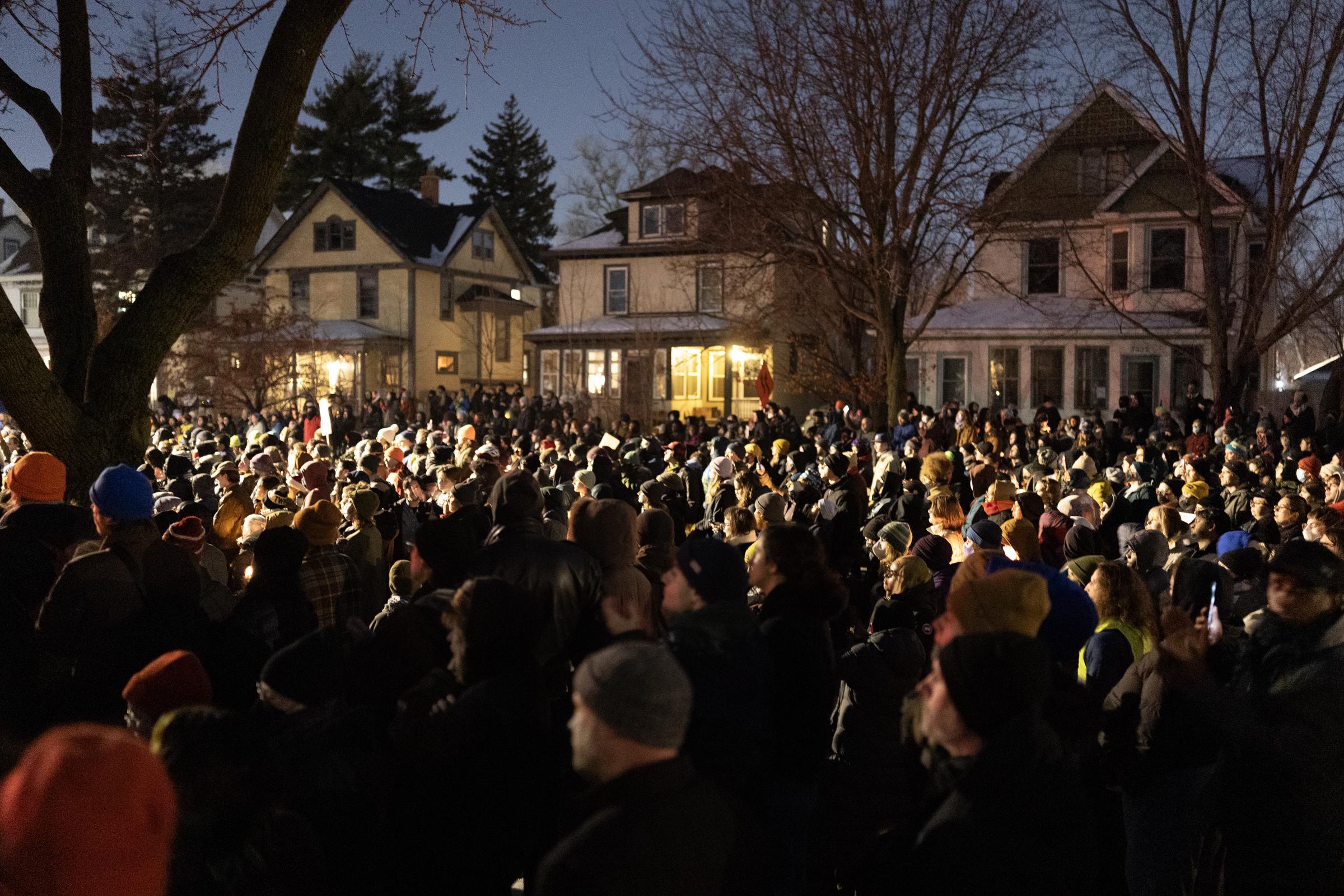 A large crowd gathers at a memorial for Renee Nicole Good in Minneapolis on January 7, 2026, following the fatal ICE-involved shooting | Source: Getty Images