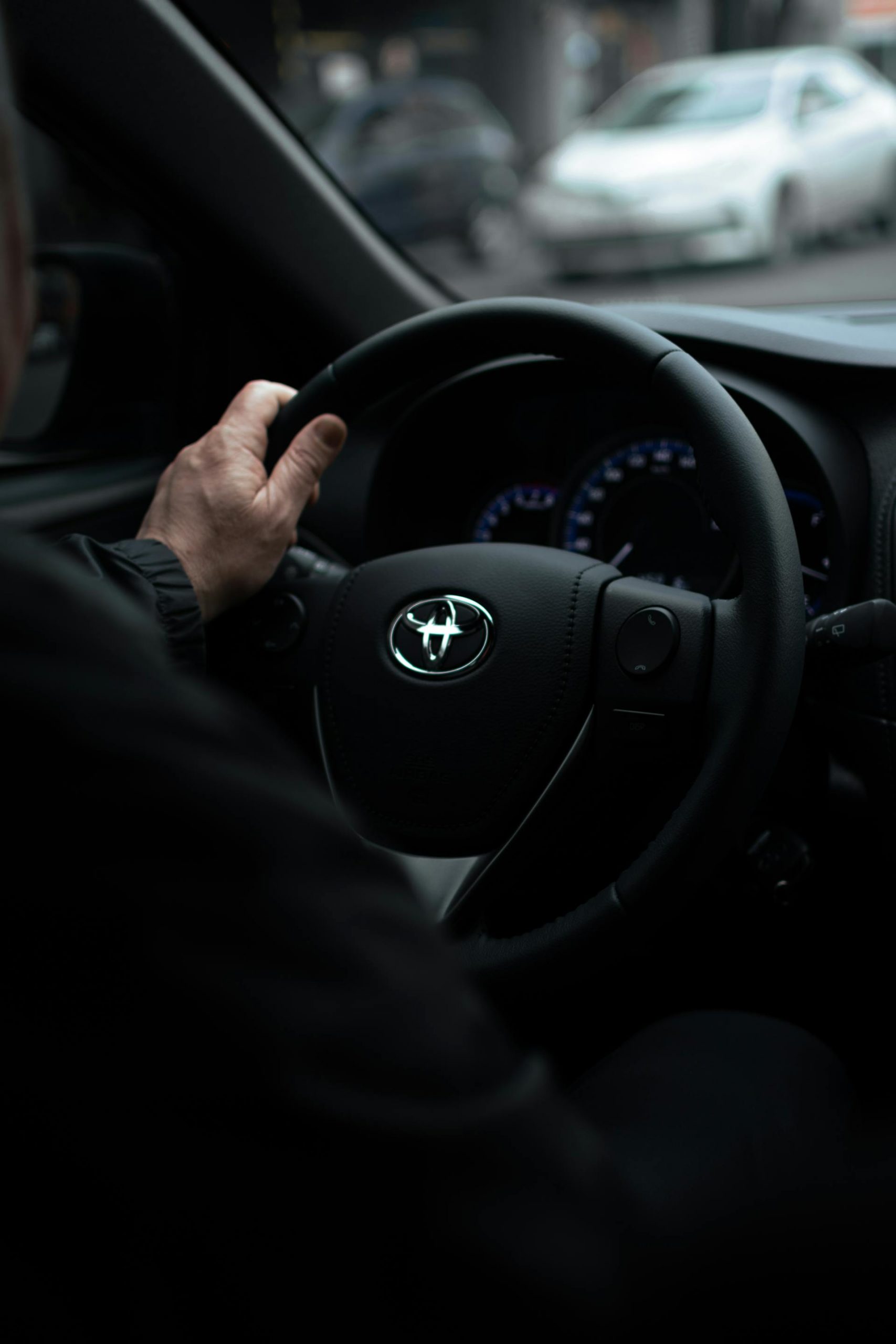 A man driving a car | Source: Pexels