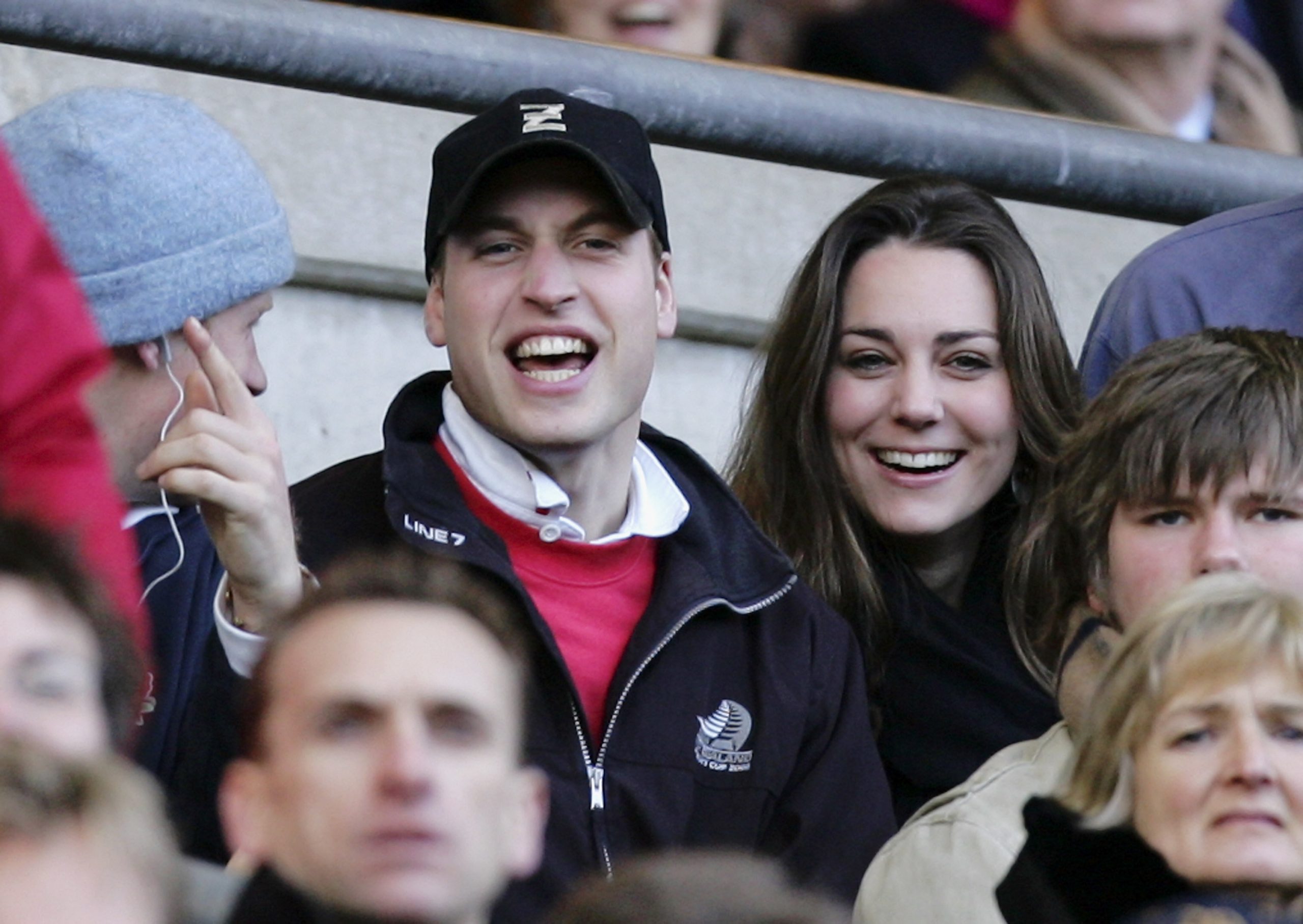 Prince William and Princess Catherine cheer on the English team during the RBS Six Nations Championship match between England and Italy at Twickenham on 10 February 2007 in London, England. | Source: Getty Images