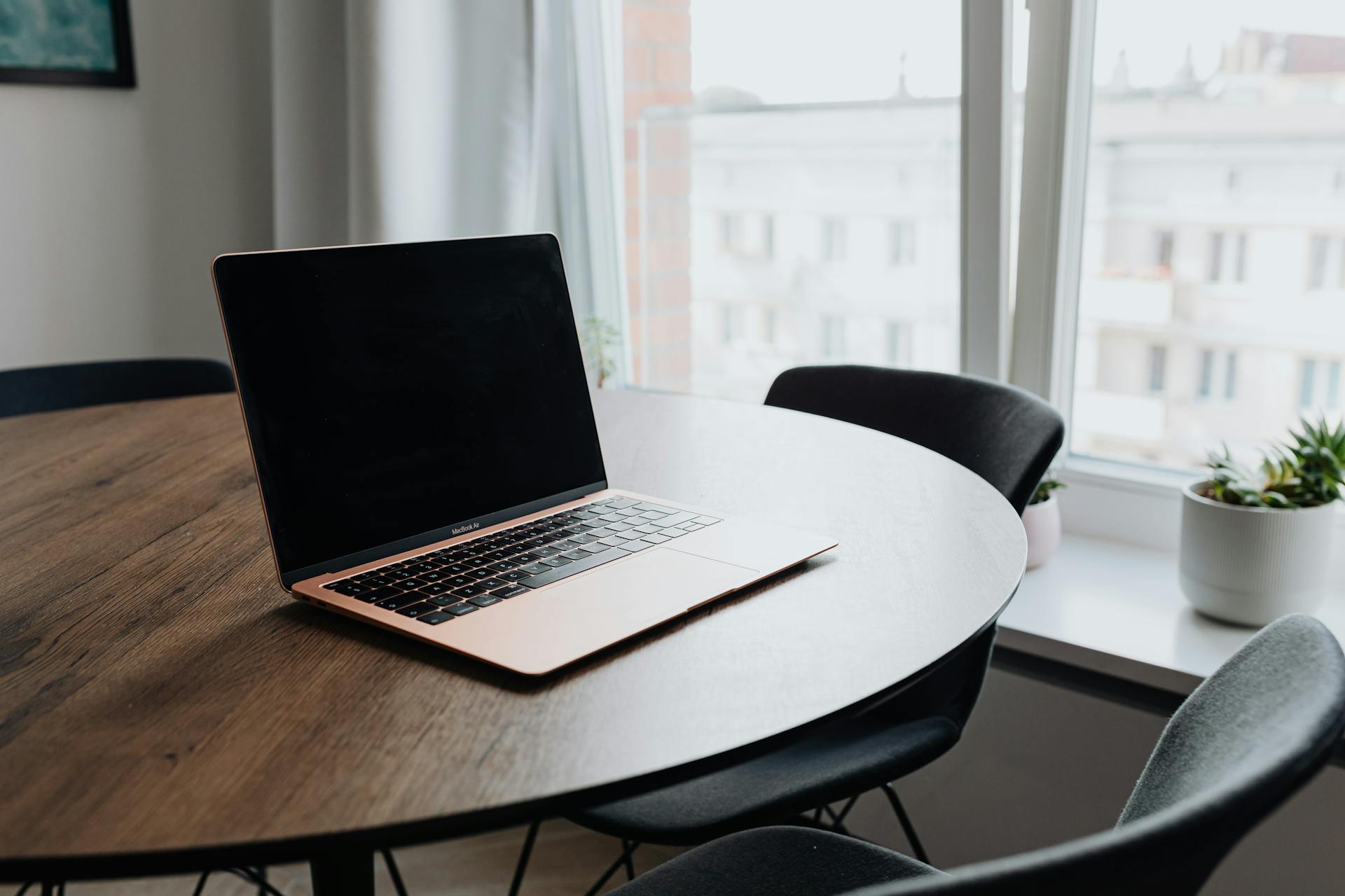 A laptop on a table | Source: Pexels