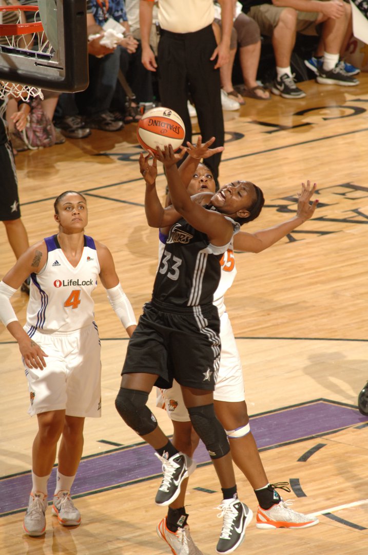 Kara Braxton plays on June 17, 2011 | Source: Getty Images