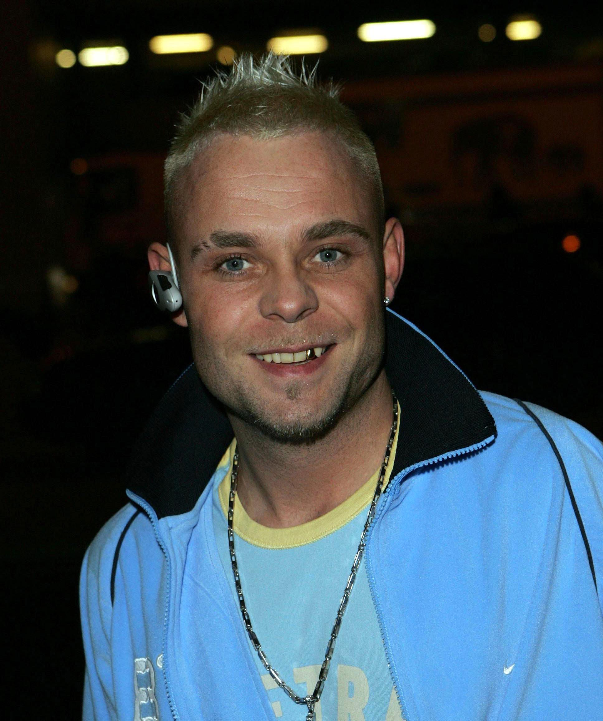 Singer Brian Harvey at London's Heathrow Airport, circa 2017 | Source: Getty Images