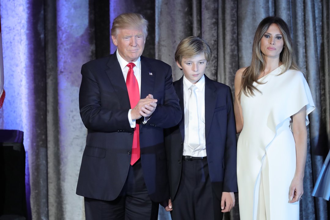 Donald Trump stands with Melania and Barron during his election night event in New York City on November 8, 2016 | Source: Getty Images
