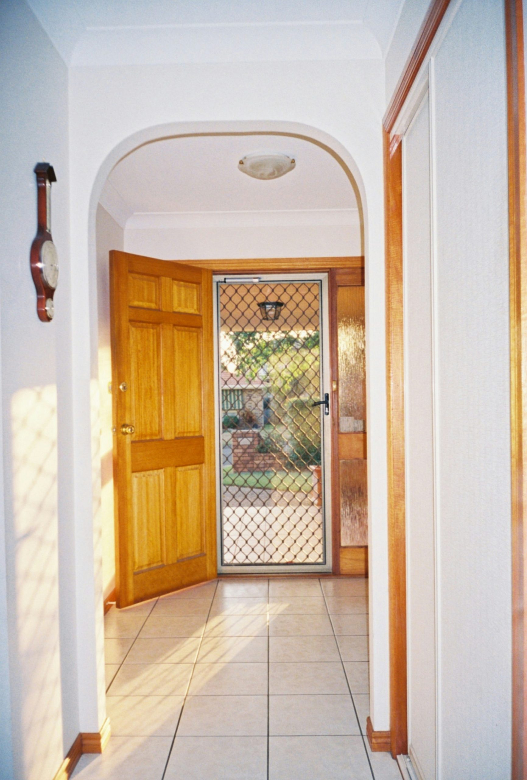 An open front door | Source: Unsplash