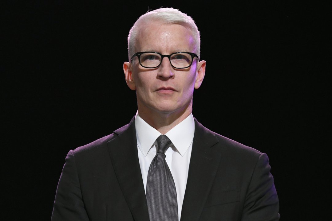 Anderson Cooper attends the Sean Penn CORE Gala at The Wiltern in Los Angeles on January 5, 2019 | Source: Getty Images