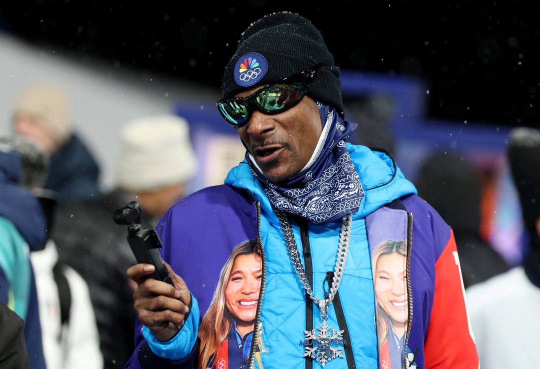 Snoop Dogg watches on during the Women&rsquo;s Snowboard Halfpipe Final | Source: Getty Images