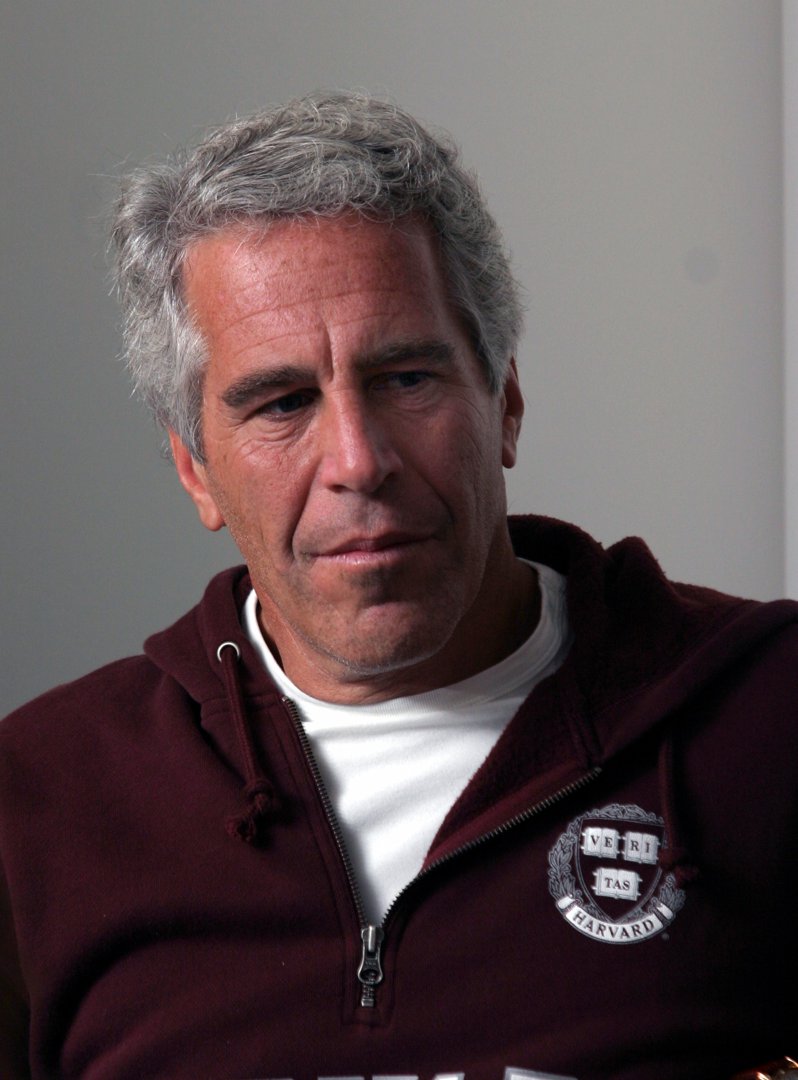 Jeffrey Epstein photographed on September 8, 2004. | Source: Getty Images