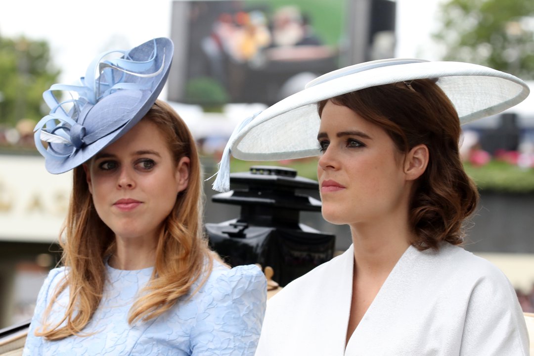 Princess Beatrice of York (L) and Princess Eugenie of York attend Royal Ascot Day 1 at Ascot Racecourse on June 19, 2018 in Ascot, United Kingdom. | Source: Getty Images