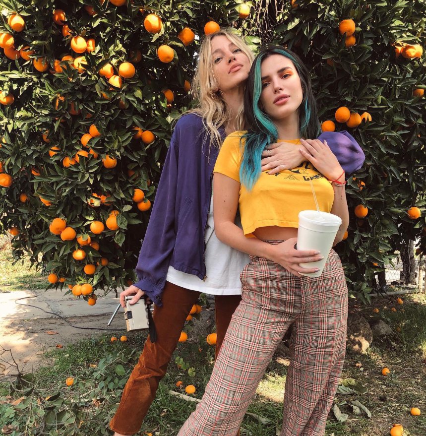 Janell Shirtcliff is with a friend. | Source: Instagram/janellshirtcliff