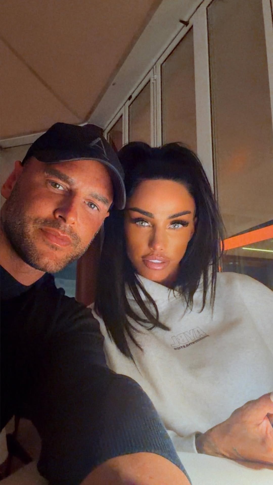 Katie Price and Lee Andrews pose for a selfie, posted on 23 January 2026. | Source: Instagram/wesleeandrews