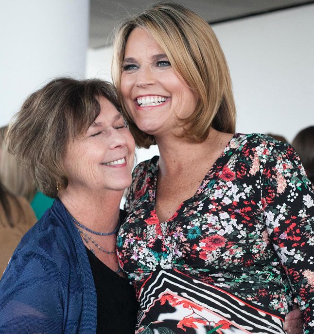 Savannah and Nancy Guthrie photographed in a candid moment, posted on January 27, 2020. | Source: Instagram/savannahguthrie