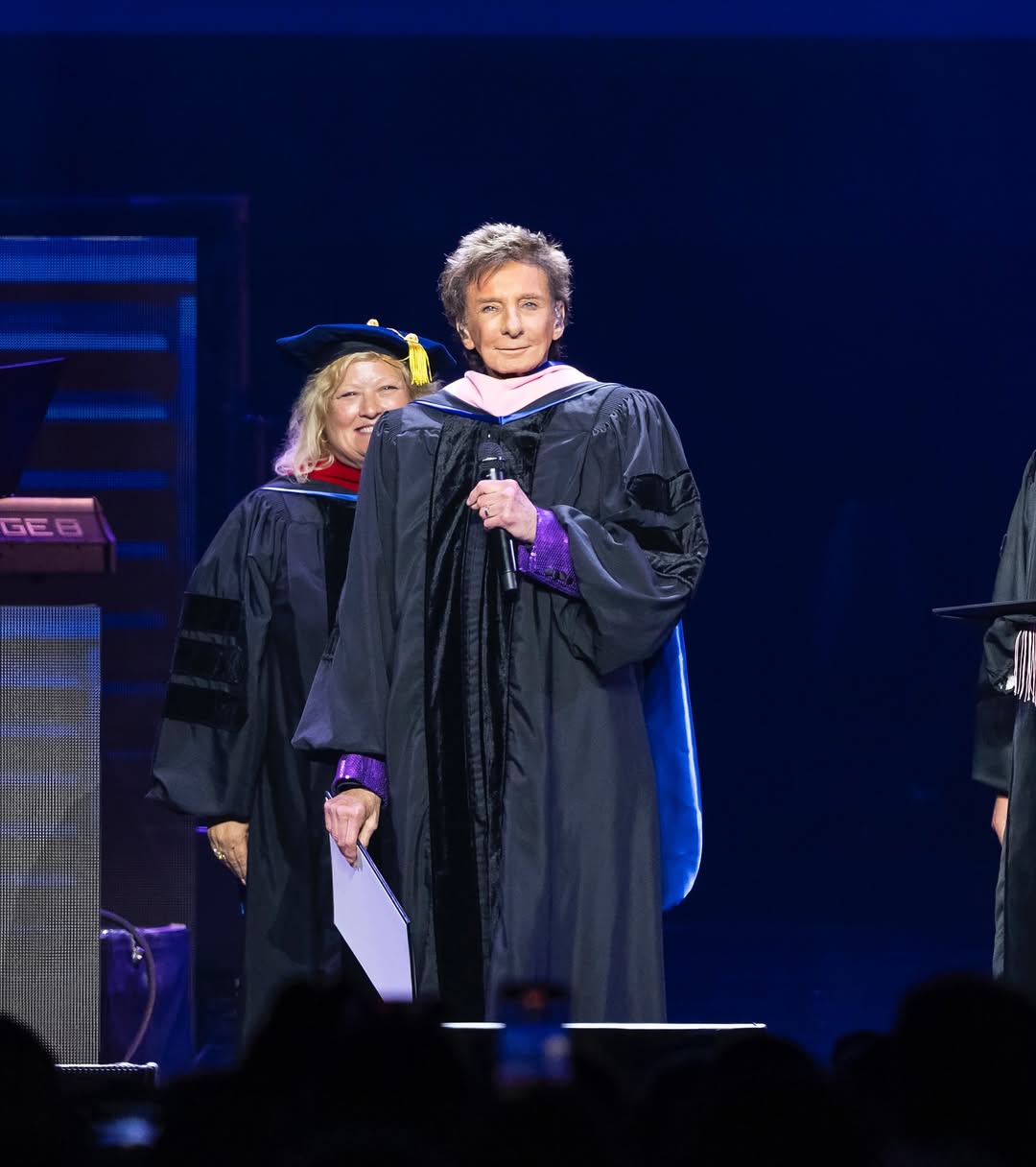Barry Manilow speaks at VanderCook College of Music on 4 June 2025. | Source: Instagram/barrymanilowofficial