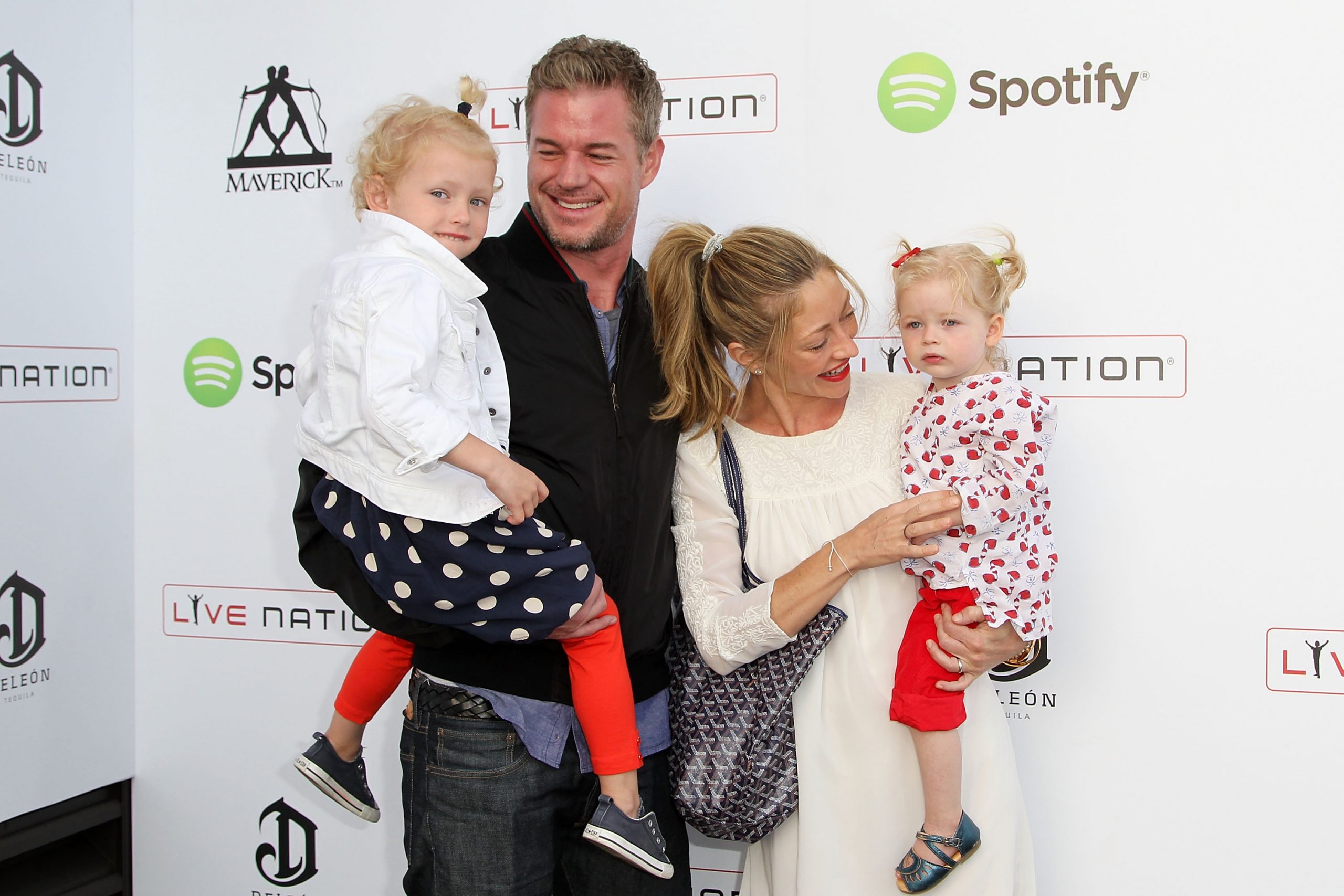 Eric Dane, Rebecca Gayheart, and their daughters on July 4, 2013 | Source: Getty Images