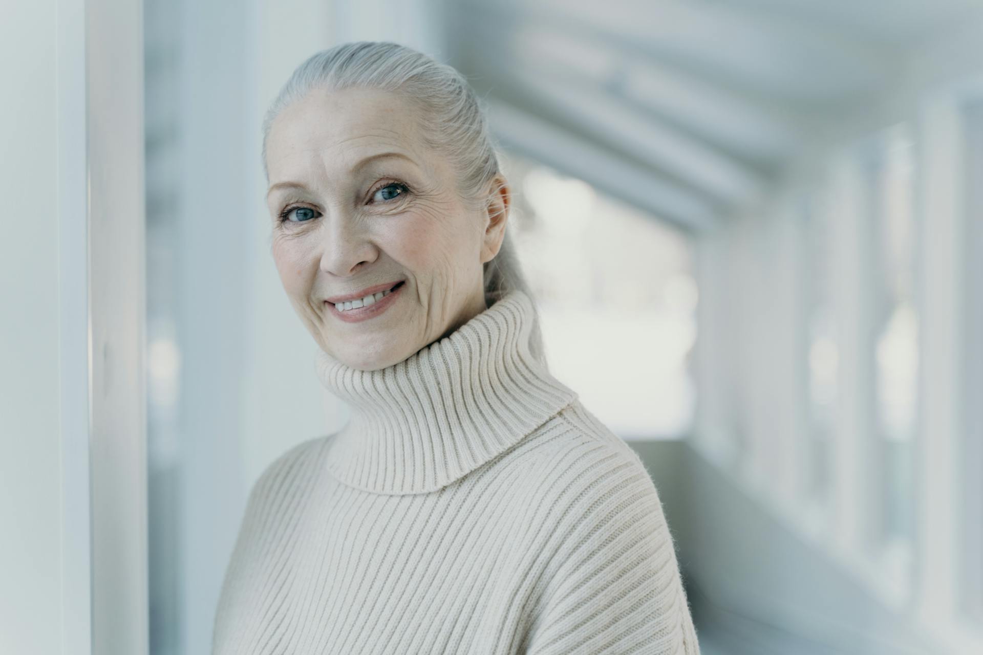 A smiling senior woman | Source: Pexels
