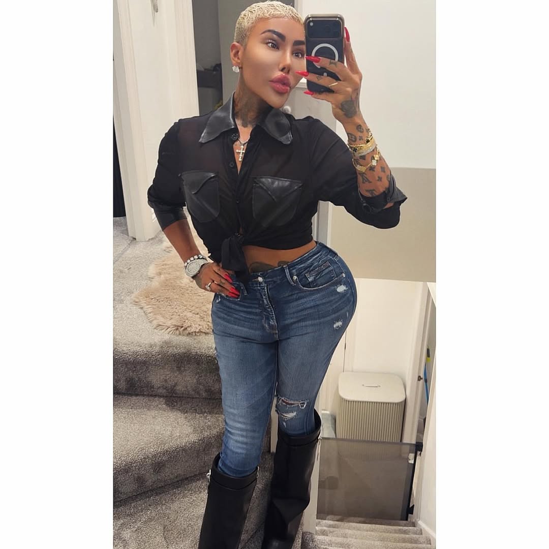 Jordan James Parke poses for a mirror selfie, shared on 12 February 2026. | Source: Instagram/jordanjamesparke2