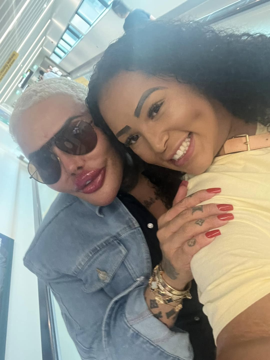 Jordan and Sharnelle Parke pose for a selfie, shared on 22 August 2023. | Source: Instagram/sharnelle.parke