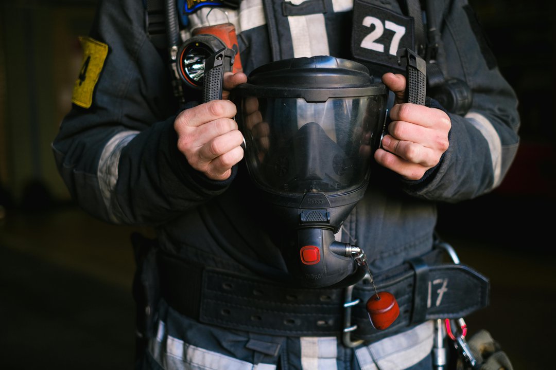 A firefighter | Source: Pexels
