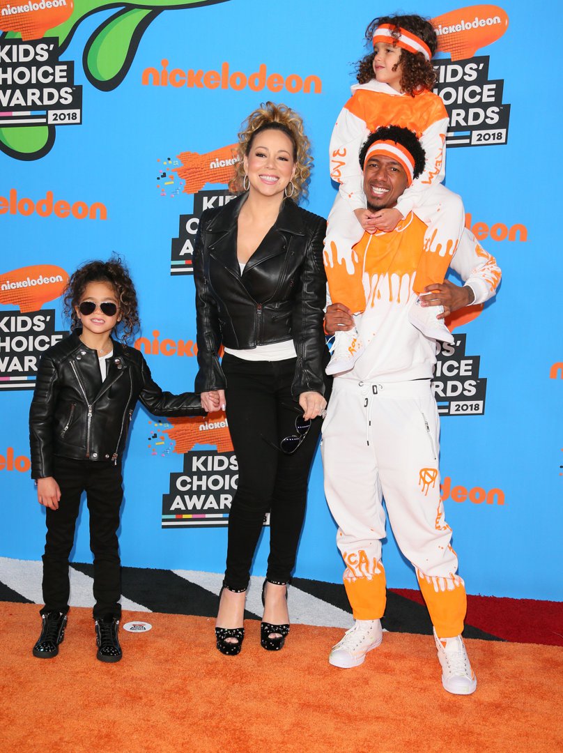 Mariah Carey and Nick Cannon with their kids Monroe and Moroccan Cannon at the 31st Annual Nickelodeon Kids' Choice Awards on March 24, 2018 | Source: Getty Images
