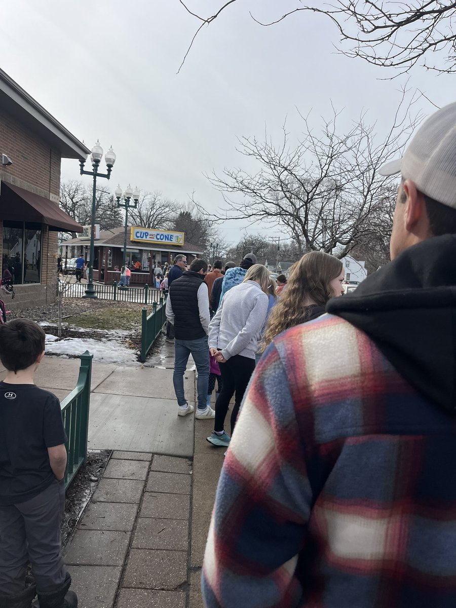 Jessi Pierce queues outside Cup Cone, dated March 20, 2026 | Source: X/jessi_pierce