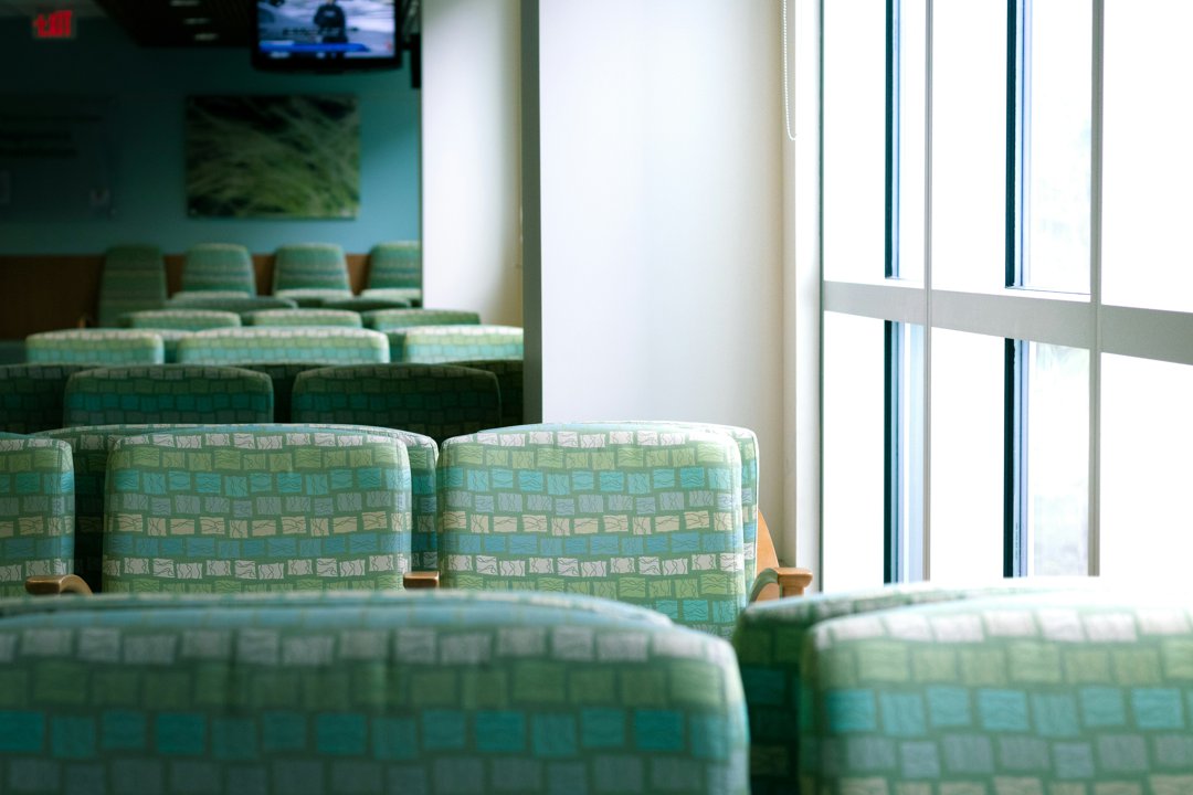 A hospital waiting room | Source: Unsplash