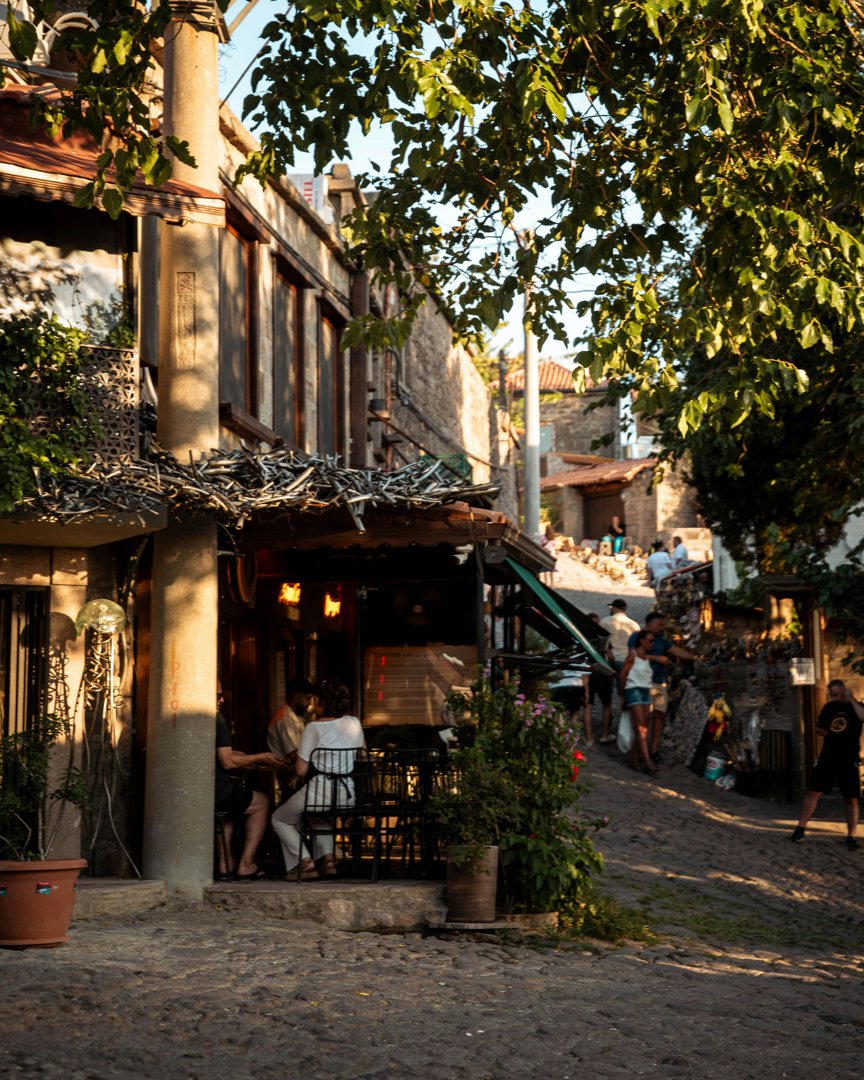 A local restaurant | Source: Pexels