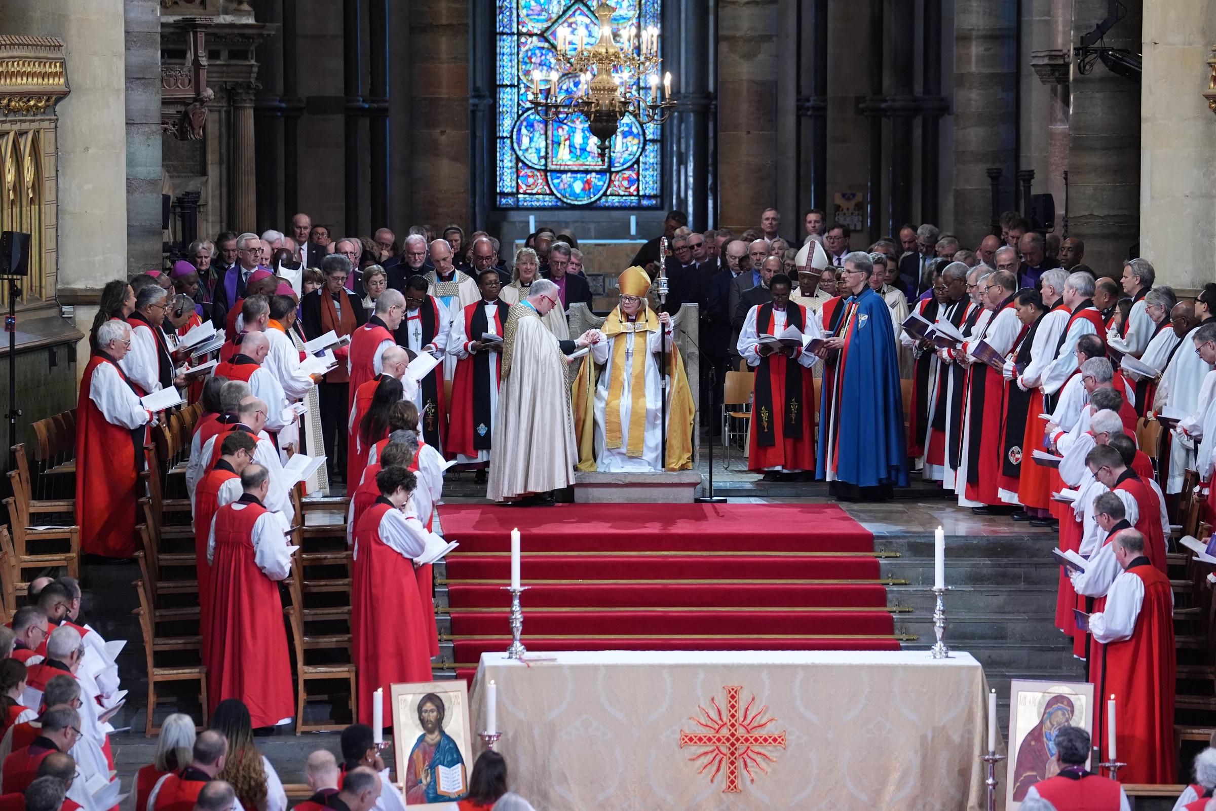A sea of red and white robes lined the nave of Canterbury Cathedral as Mullally stood at its heart on 25 March 2026, the ancient space filled with clergy from across the Anglican Communion gathered to witness a moment the Church had never seen in nearly 15 centuries of history.
