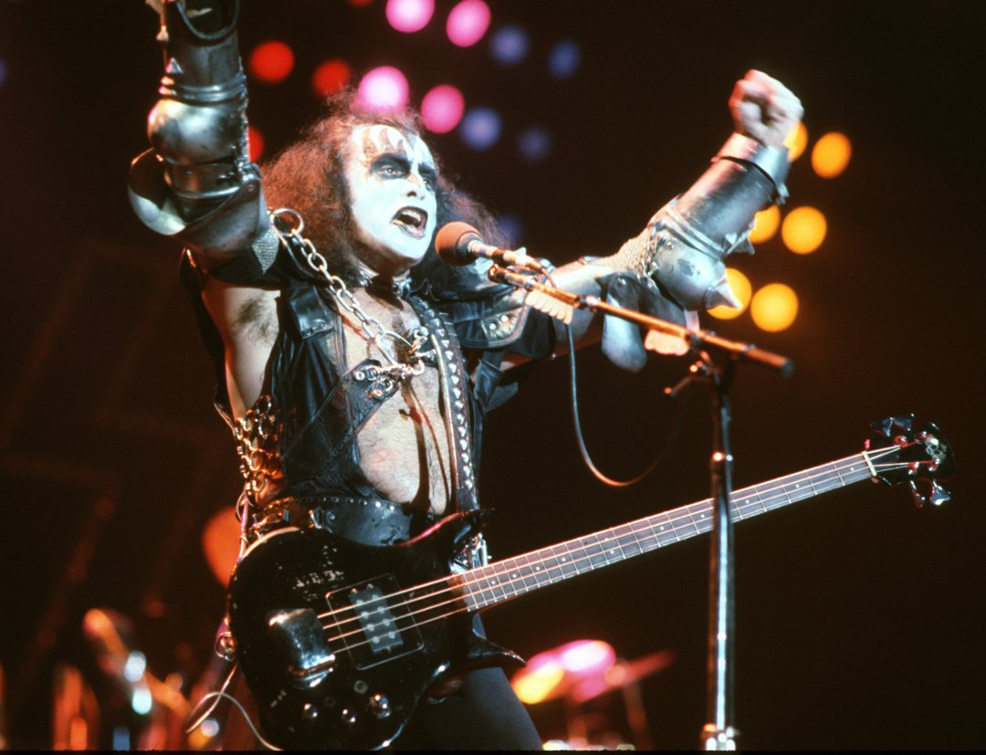 Gene Simmons poses for a photo circa 1970 | Source: Getty Images