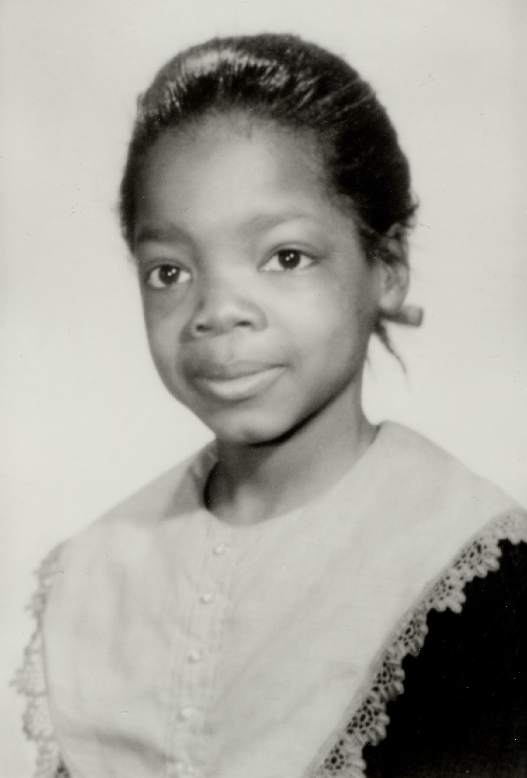 The legendary TV host as a young girl in a throwback photo posted on April 28, 2021 | Source: X/oprah