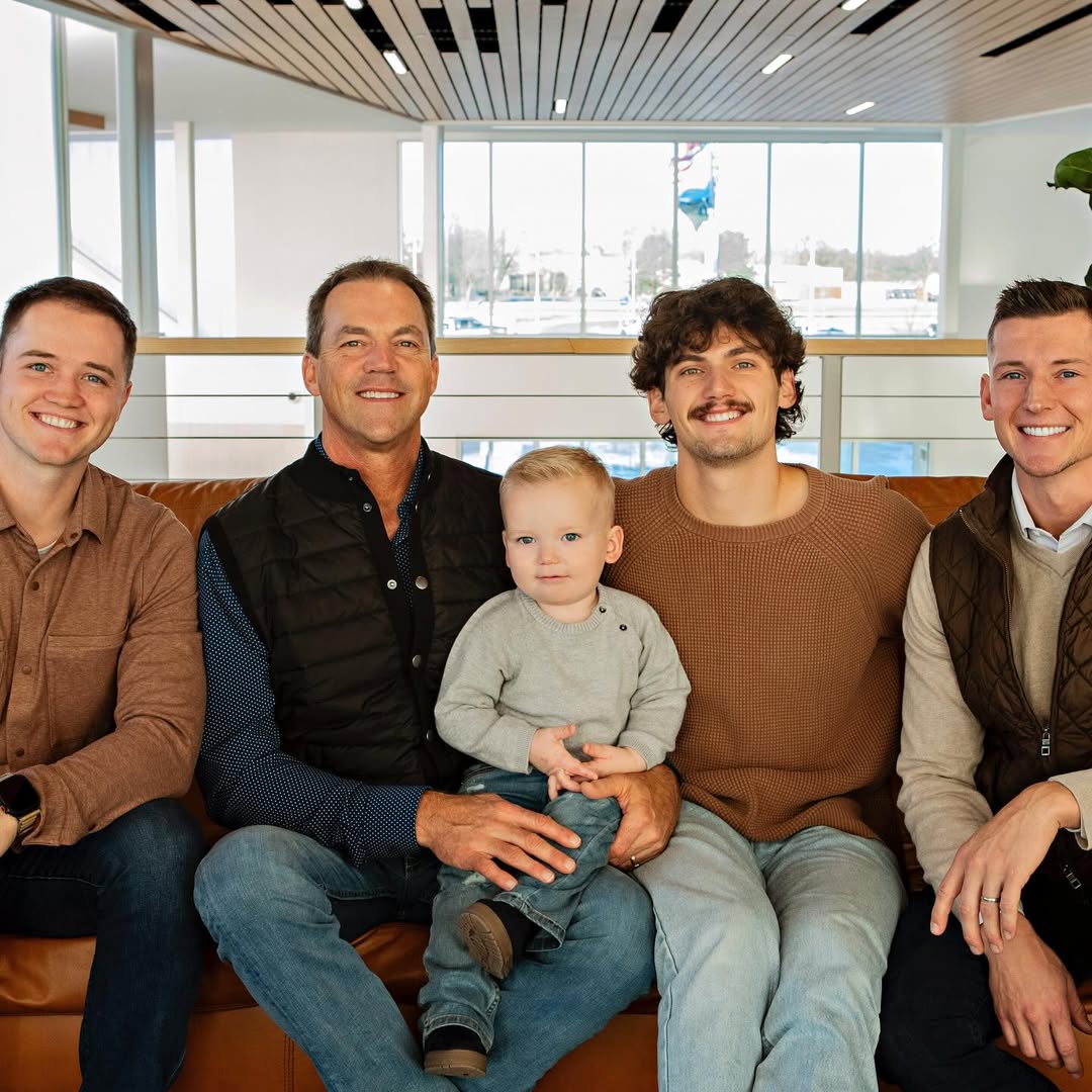 Bryon Noem poses with family | Source: Instagram/kristinoem