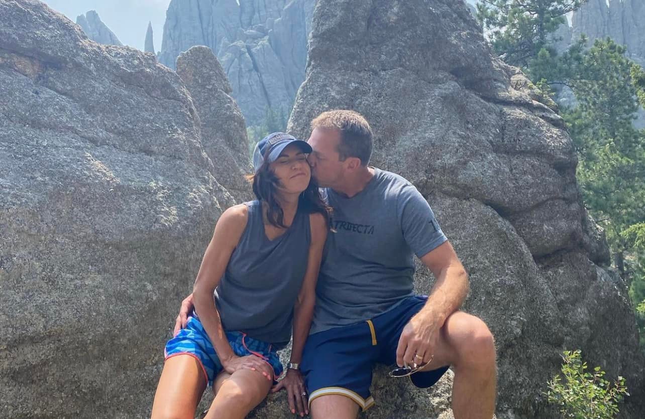 Kristi and Bryon Noem, from a post dated November 30, 2021 | Source: Facebook/bryonnoem
