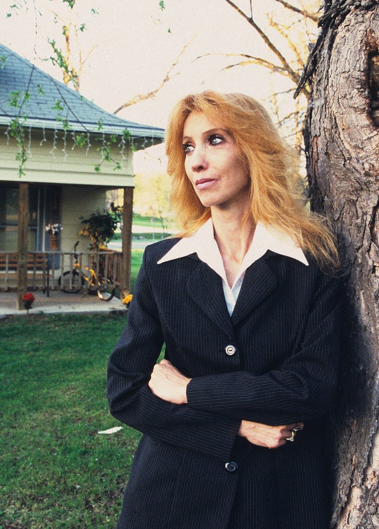 Eminem's mother, Debbie Nelson, during a portrait session outside her house in September 2005 in Detroit, Michigan | Source: Getty Images