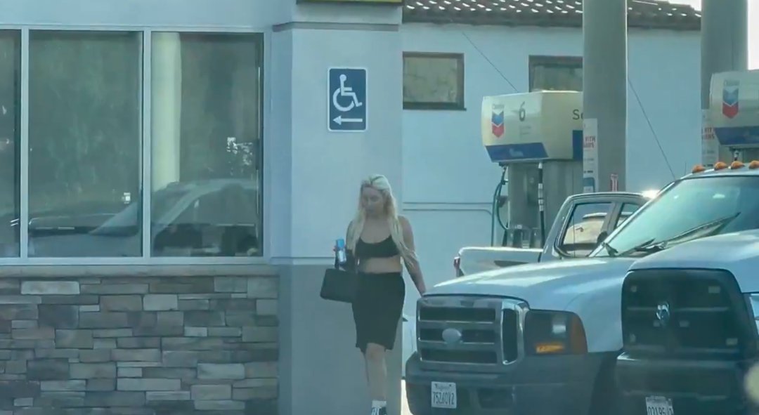 Amanda Bynes spotted out in Los Angeles, showing off her 30-pound weight loss, posted on February 26, 2026. | Source: X/@TMZ