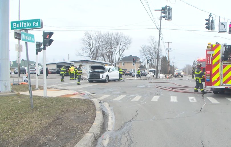 Scene from the car crash in Gates, New York, from a news report dated March 5, 2026 | Source: YouTube/News 8 WROC