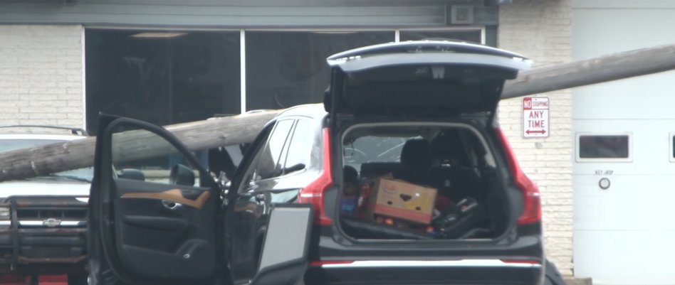 Scene from the car crash in Gates, New York, from a news report dated March 5, 2026 | Source: YouTube/News 8 WROC