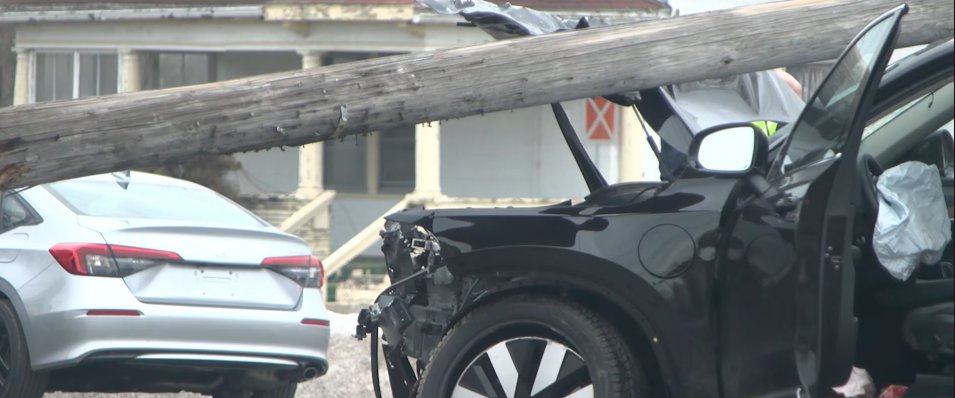 Scene from the car crash in Gates, New York, from a news report dated March 5, 2026 | Source: YouTube/News 8 WROC