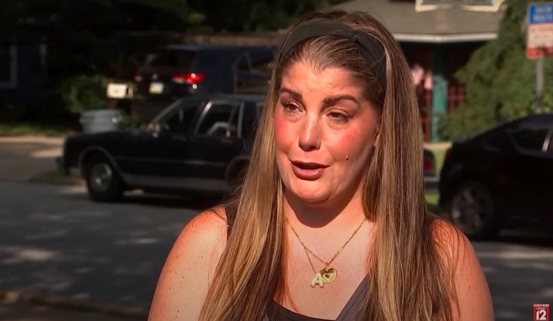 Lori Kralle speaking about her daughter's demise. | Source: YouTube/Local 12